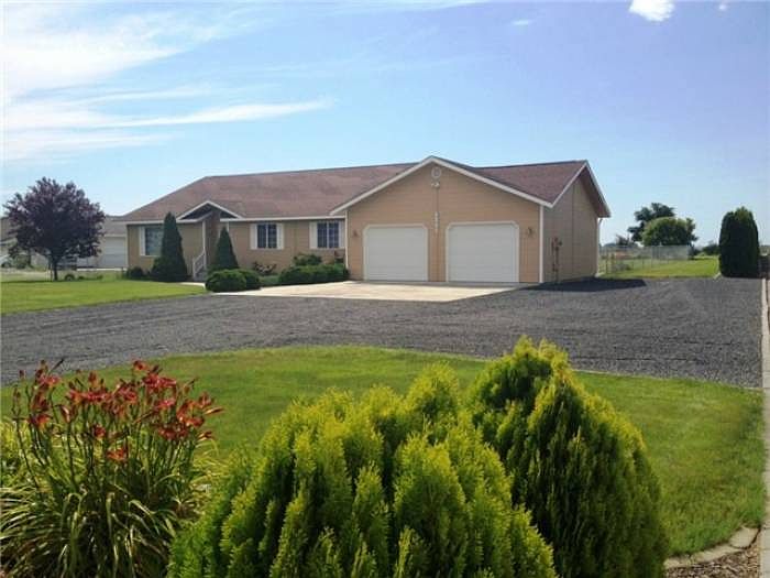 1st image of 8251 Kestrel Dr NE
