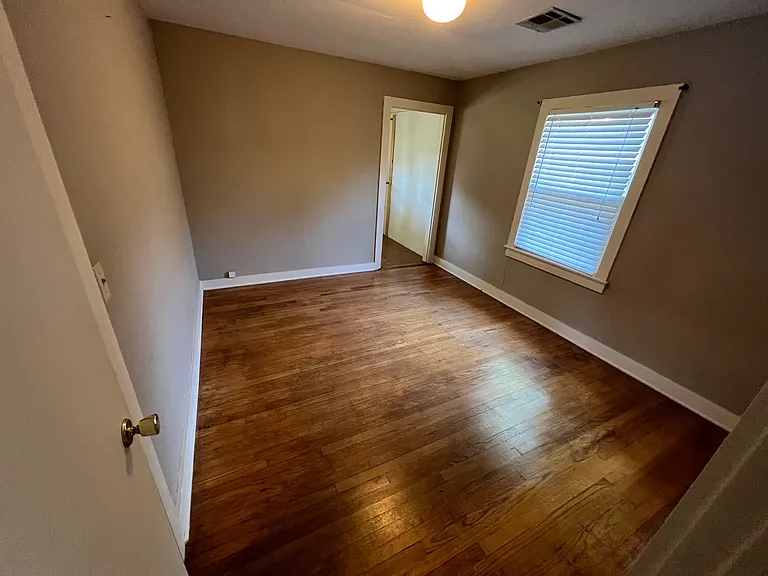 811 S Pickard Ave — Photo 9