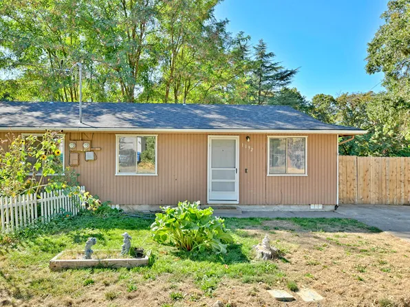 1190 4th Ave, Gold Hill, OR 97525