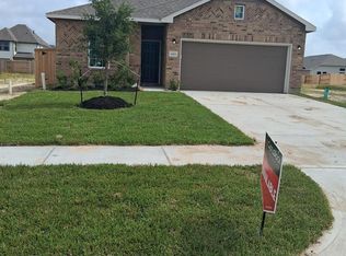 1926 Middle Pass Ln, Angleton, TX 77515