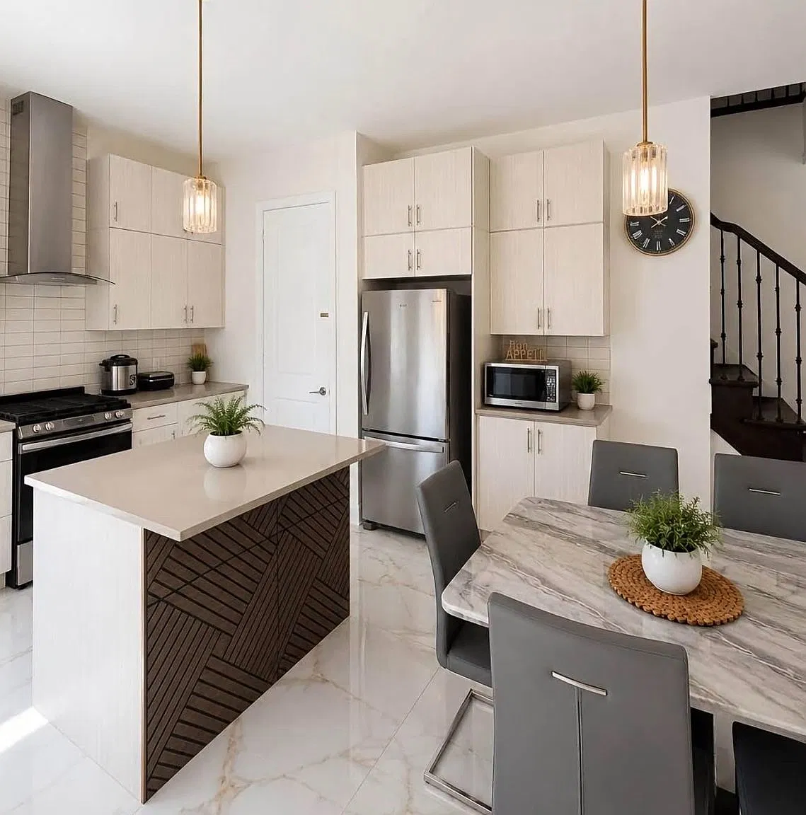 4 bed, $3,800 — Photo 3