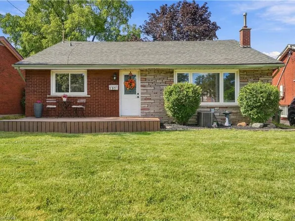 180 Terrace Dr, Hamilton, ON L9A 2Z1