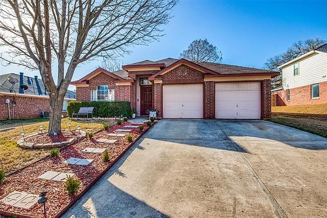 1st image of 745 Cedar Leaf Cir