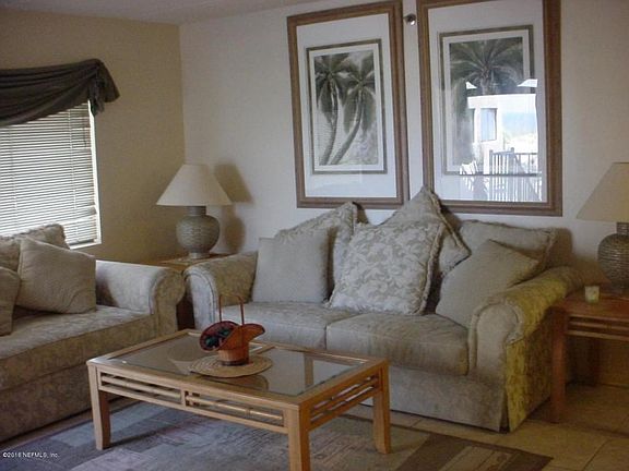 411 S 1st St #202 (Living Rm)