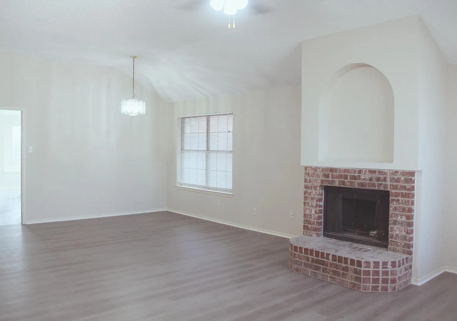 8140 Heritage Place Dr — Photo 2