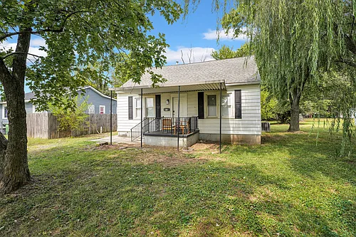 1709 Clay St Photo 1