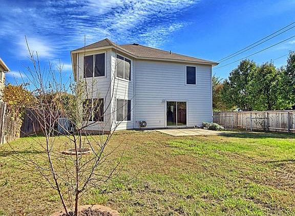 4th image of 2200 Bluebonnet Dr