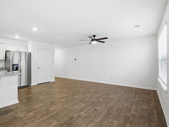 4th image of 409 Oakmont Valley Trl