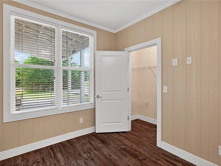 5428 Raymond Stotzer Pkwy — Photo 20