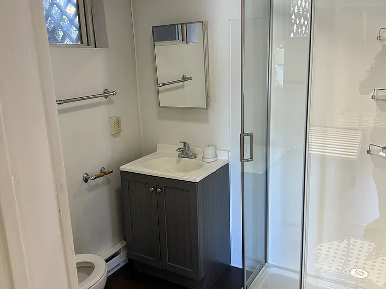 224 Cornell Ave #1/2 — Photo 7