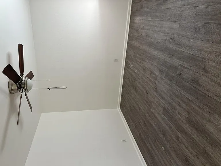 520 E Avenue Q4 — Photo 9