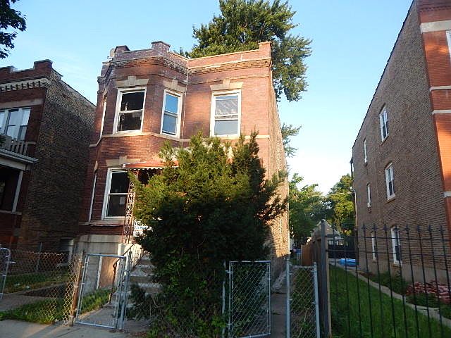 1st image of 610 N Trumbull Ave