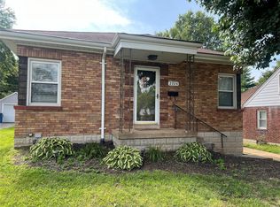 2724 Granda Dr, Saint Louis, MO 63125