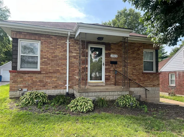 2724 Granda Dr, Saint Louis, MO 63125