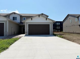 5113 E 67th St, Sioux Falls, SD 57108