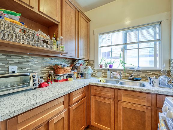 *This is a photo of a similar unit with furniture*