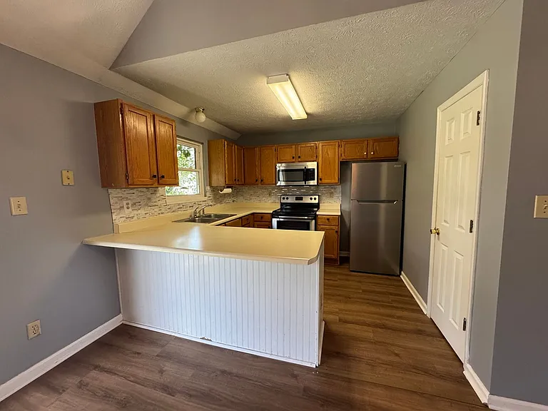 1049 Mustang Ct — Photo 7