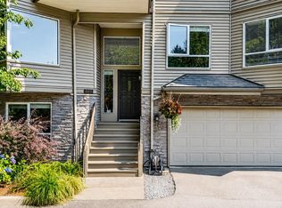 1215 Lansdowne Dr #329, Coquitlam, BC V3E 2P2