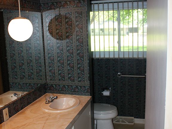 5th image of 105 Saint Richards Ct