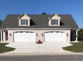 1828B Cambria Dr, Greenville, NC 27834