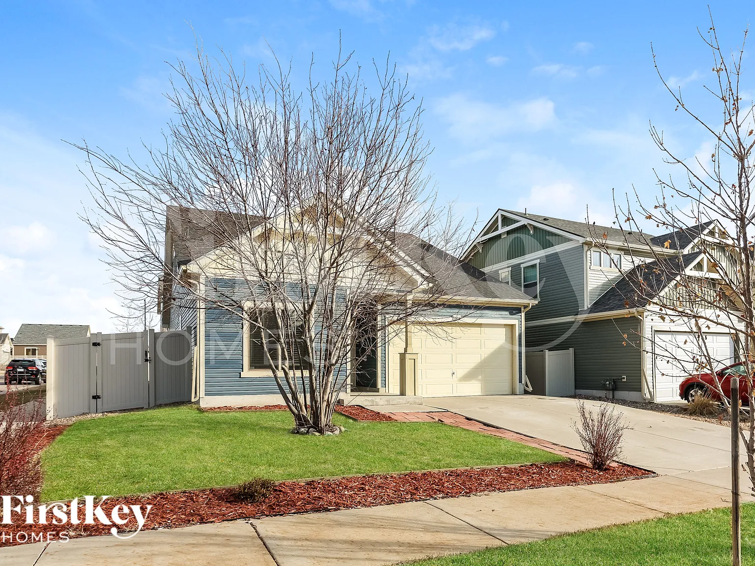 3 bed, 2.0 bath, 2081 sqft, $3,320 — Photo 3
