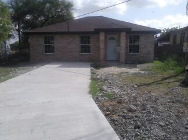 1st image of 305 Lindale Dr