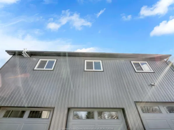 1282 Stuart Blvd, Lasalle, ON N9J 1Y4