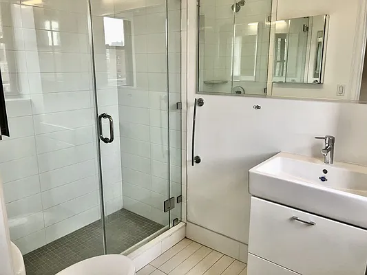 Rented by Stonehenge NYC LLC | media 18