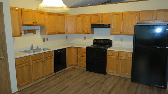 3 bed, 2.5 bath, 1750 sqft, $1,950 — Photo 4