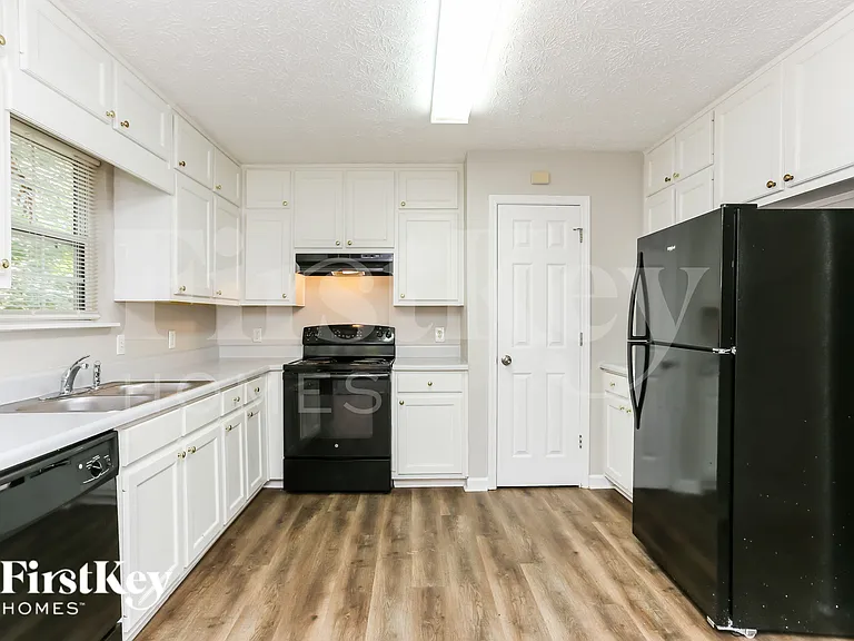1270 Summit Point Ln — Photo 6