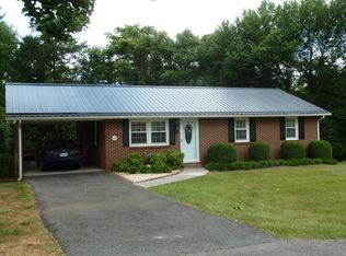 245 Windsor Dr, Rocky Mount, VA 24151