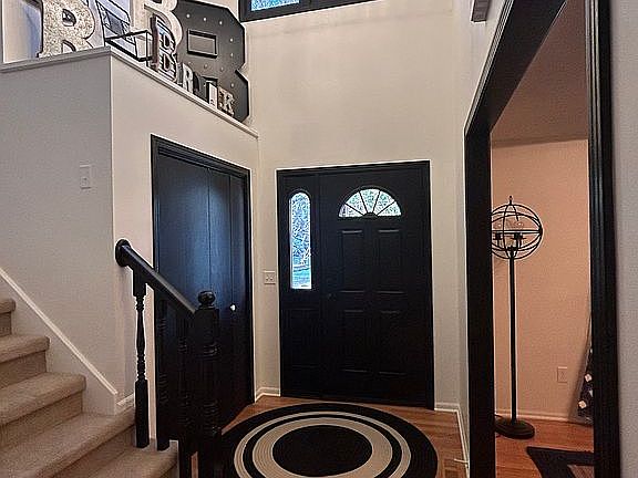 3rd image of 8815 Cuthills Dr
