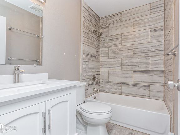 Bathroom 1_KI_04-SMALL