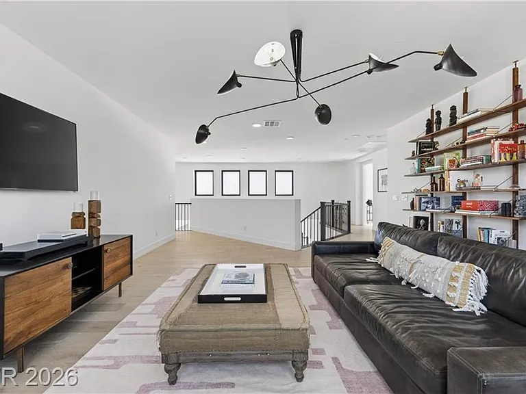 12637 Penfield Ave — Photo 22