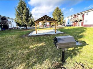 601 N School St APT 8, Fortville, IN 46040