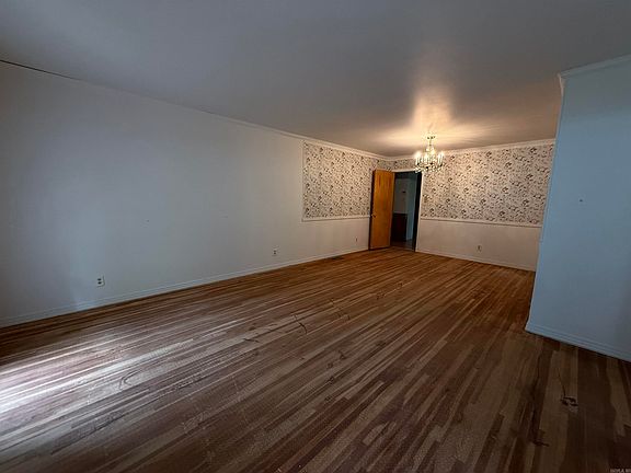 4th image of 1303 Biscayne Dr