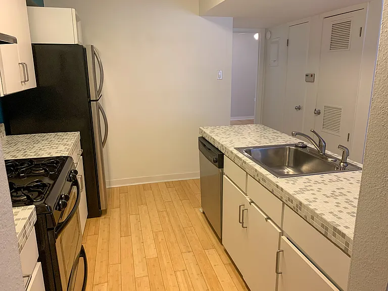 2303 E Side Dr #220 — Photo 4