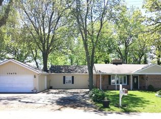 13475 W Elm Rd, Lake Bluff, IL 60044