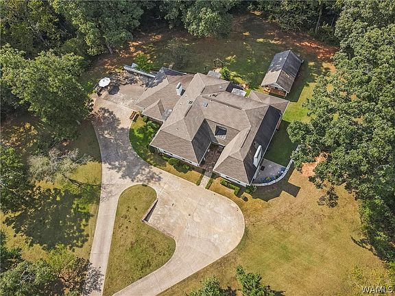 2nd image of 3000 Shannon Dr