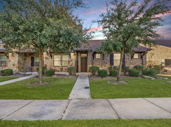 121 Armored Ave, College Station, TX 77845