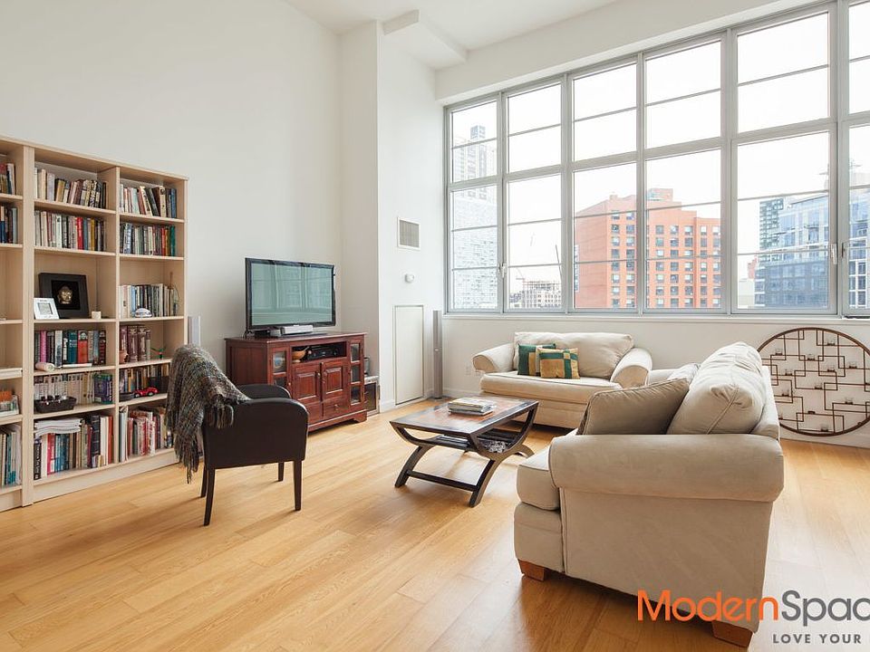 1st image of 27-28 Thomson Ave #552