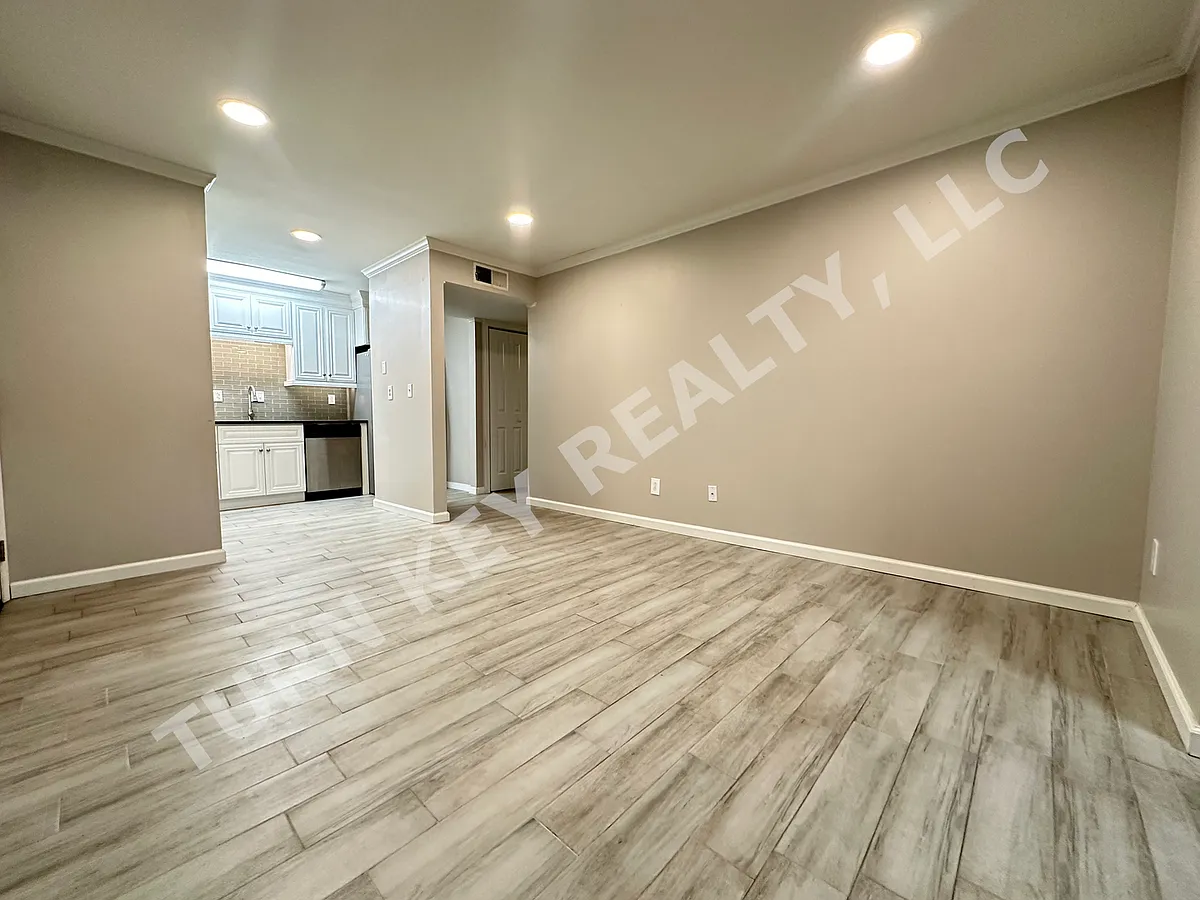 Building Photo - 417 Skyview Dr #A