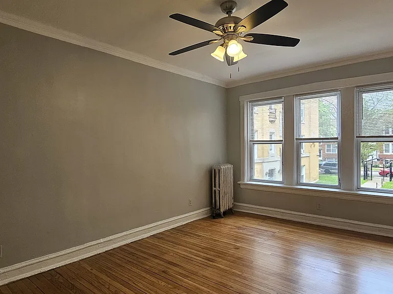 4826 N Avers Ave #1W — Photo 2