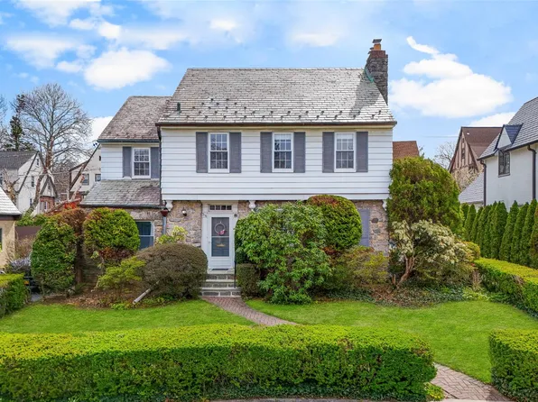 216 Devoe Avenue, Yonkers, NY 10705