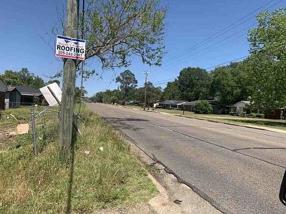 Exterior Neighborhood (street photo)