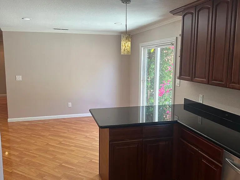 2615 Camloop Dr — Photo 4