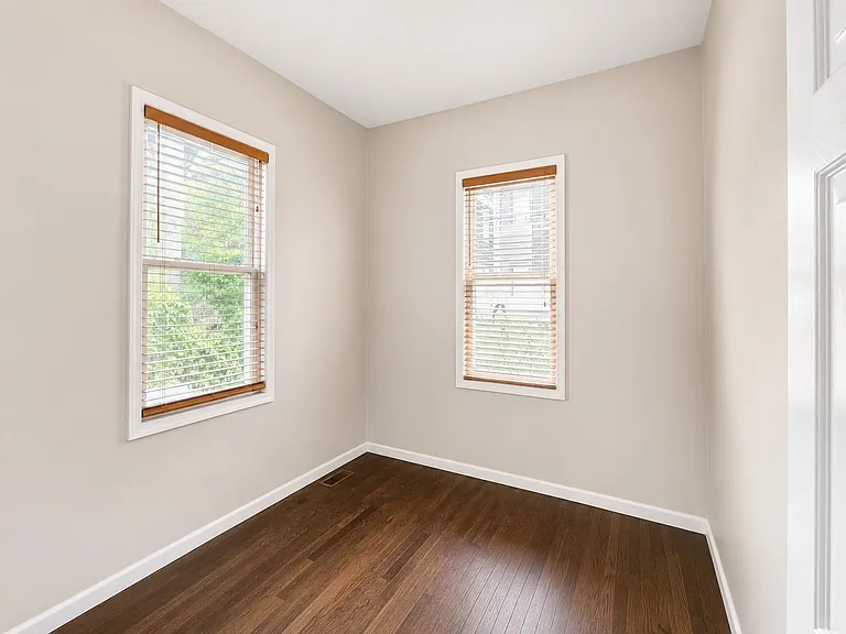 22 E 33rd St #1 — Photo 9