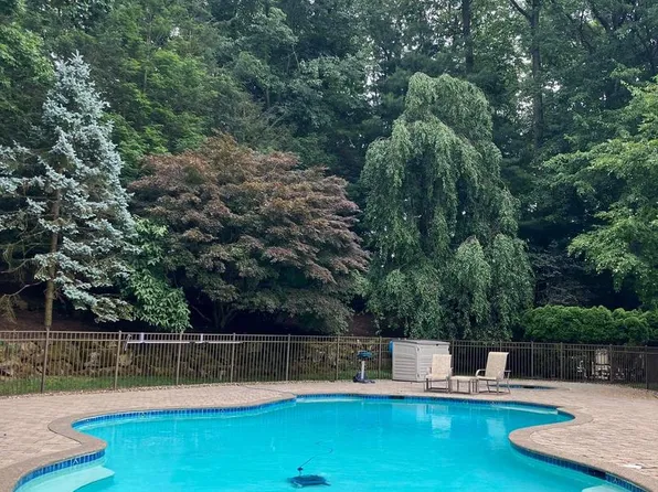 12 Country Club Ln, Marlboro, NJ 07746