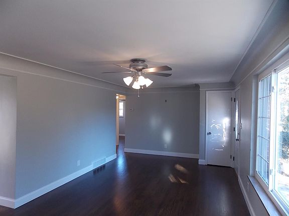 4th image of 5789 Elwynn Dr