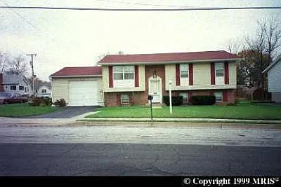 1921 Featherbed Ln photo 1